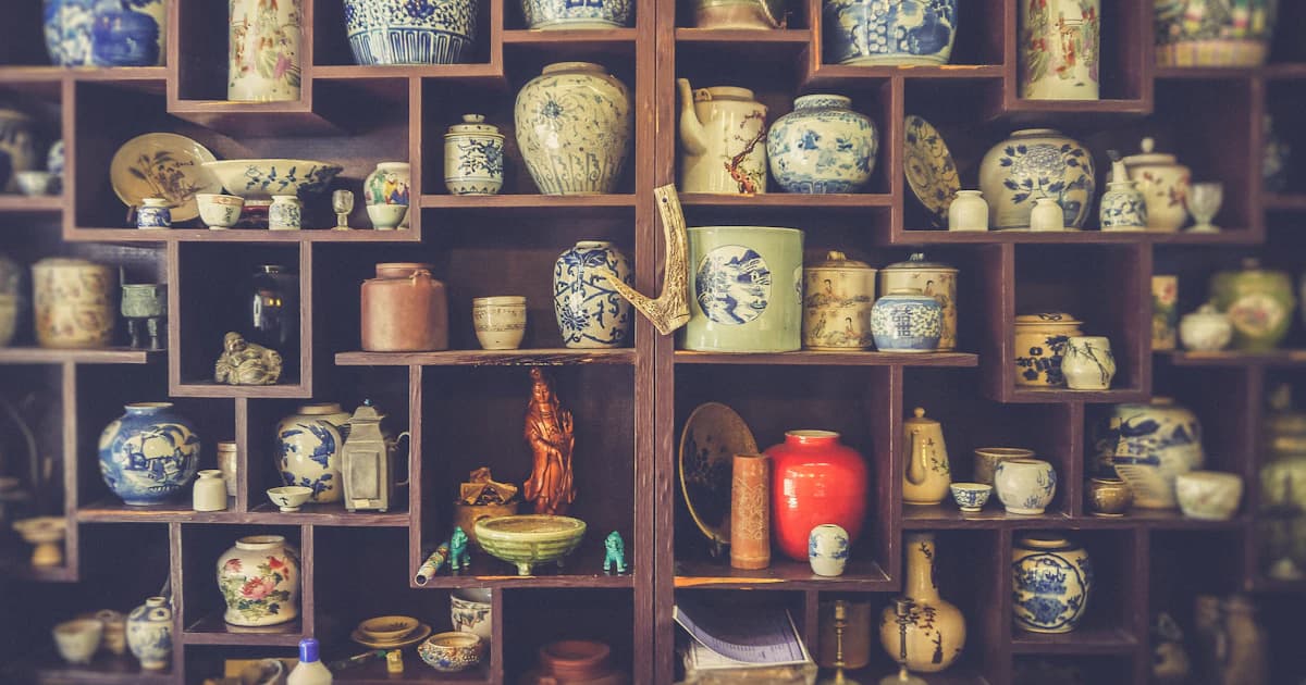 Tendances brocante 2026 : les objets vintage à chiner absolument